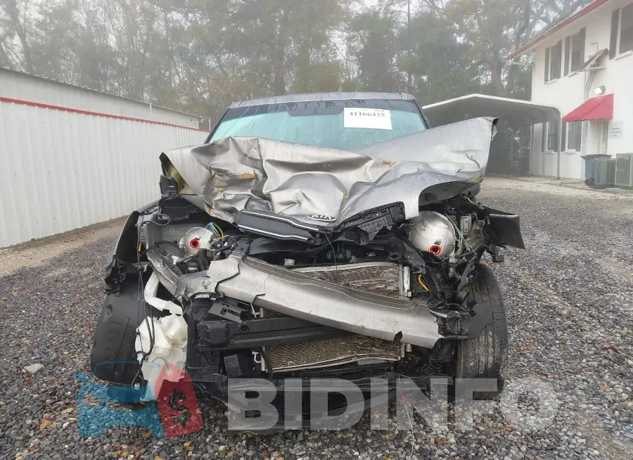 KNDJN2A2XH7462327 Photo# 13