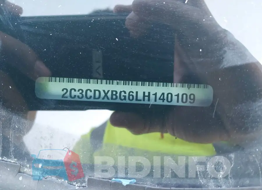 2C3CDXBG6LH140109 Photo# 9