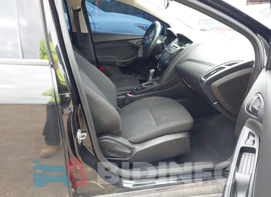 1FADP3E27FL259896 Photo# 5