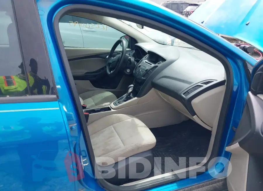 1FADP3FE2GL211832 Photo# 5