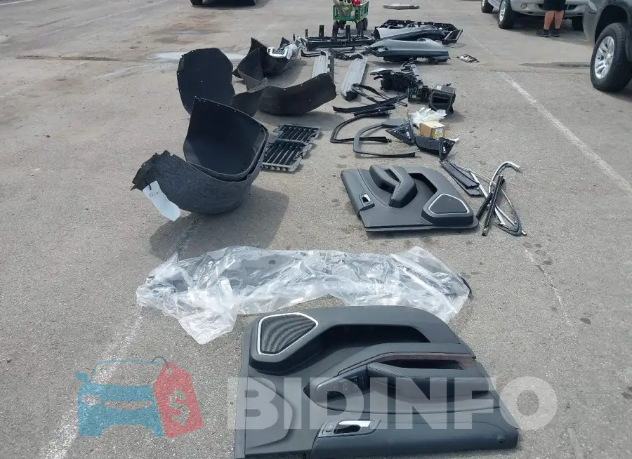 1GNSKGKC4KR128685 Photo# 12