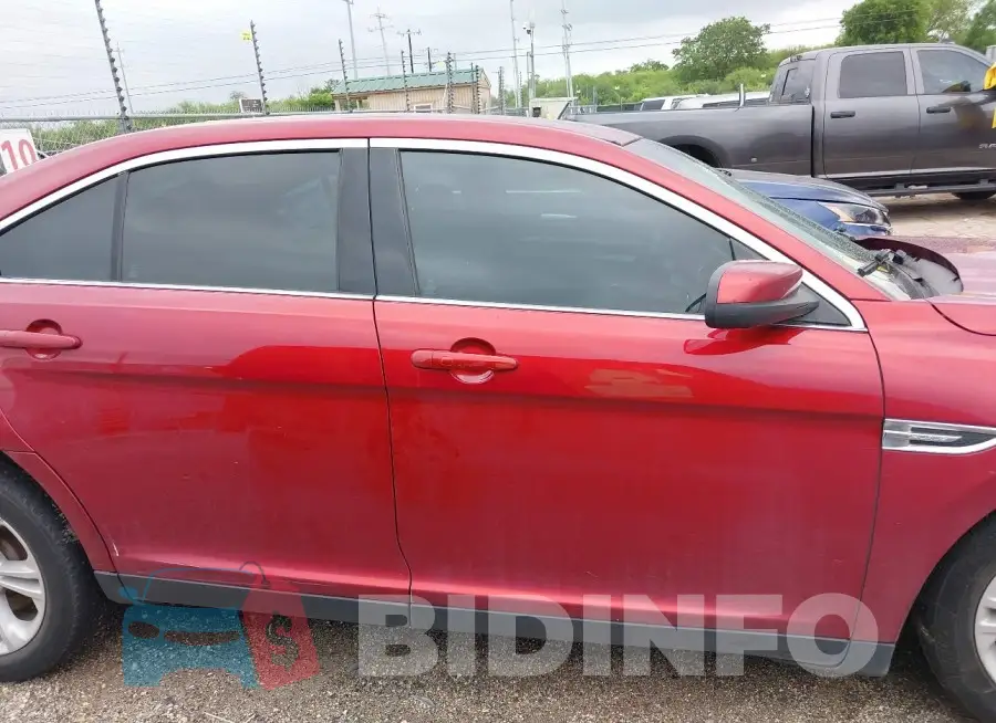 1FAHP2E83JG113870 Photo# 13
