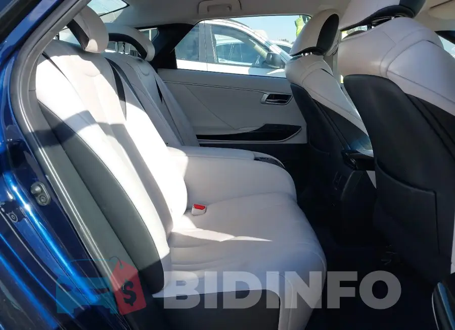 JTDBVRBD8HA001921 Photo# 8