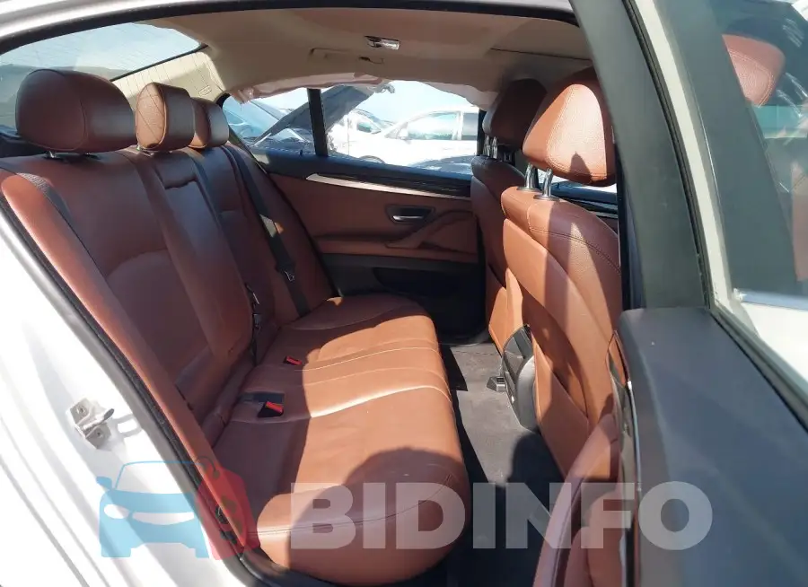 WBA5B3C5XFD546621 Photo# 8