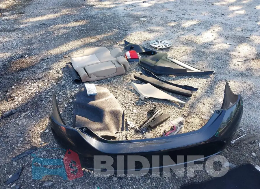2T1BURHE4FC358895 Photo# 12