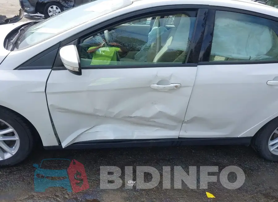 1FADP3F26GL232673 Photo# 6