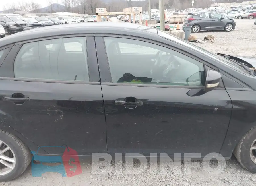 1FADP3F2XHL269548 Photo# 13