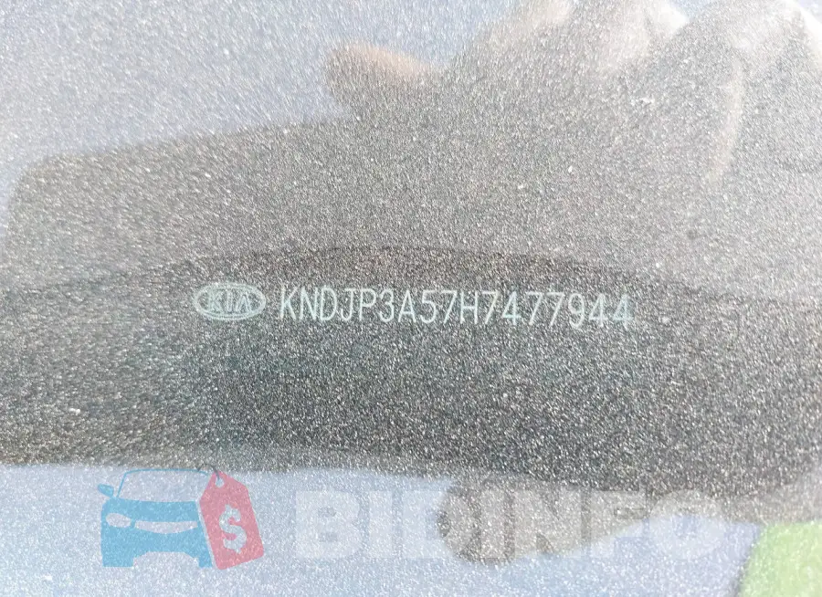 KNDJP3A57H7477944 Photo# 9