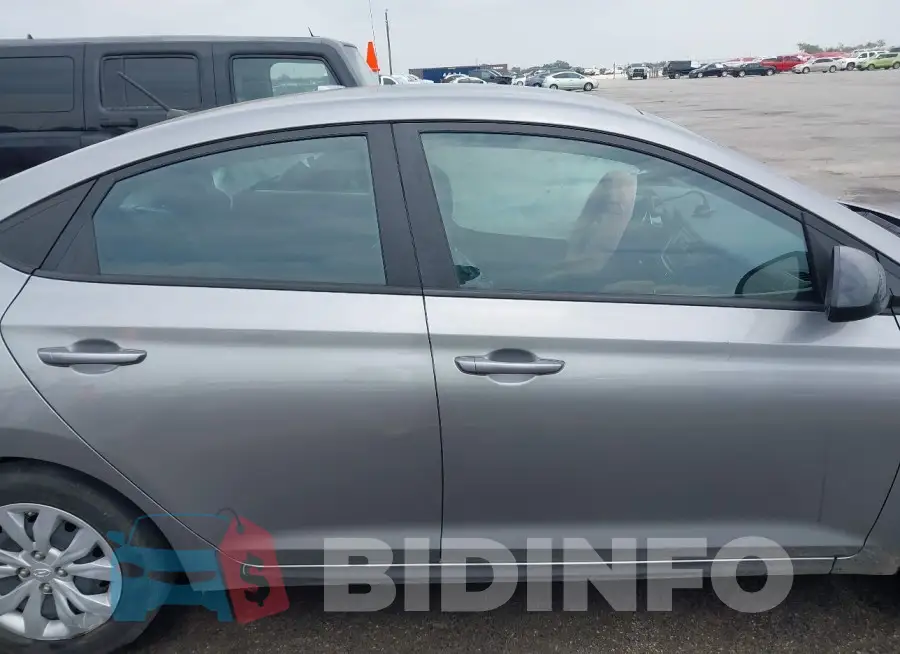 3KPC24A67NE183607 Photo# 13