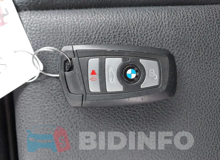 WBA8E5G5XJNU47665 Photo# 11