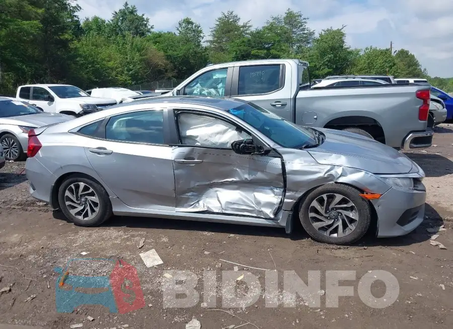 19XFC2F76HE043780 Photo# 6