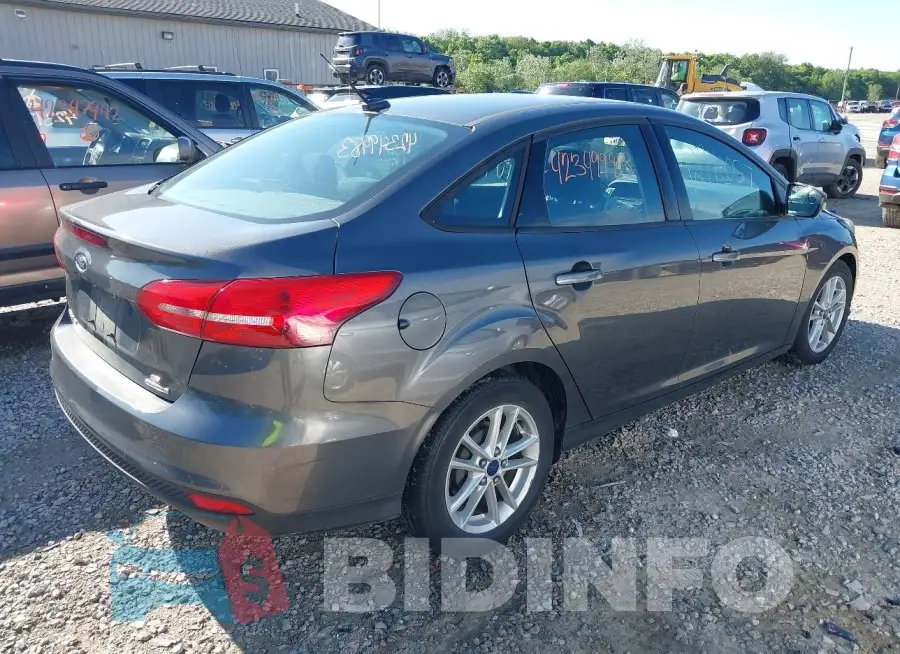 1FADP3F24GL251657 Photo# 4
