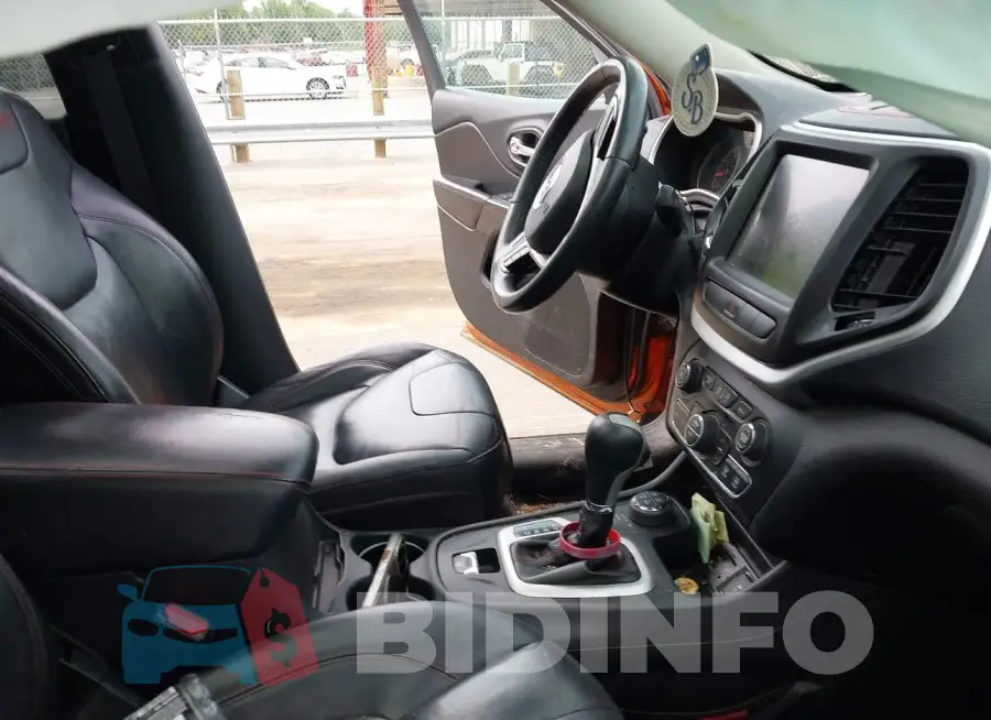 1C4PJMBS8FW578208 Photo# 5