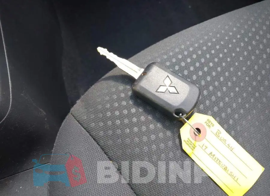 ML32F3FJ4HHF05552 Photo# 11