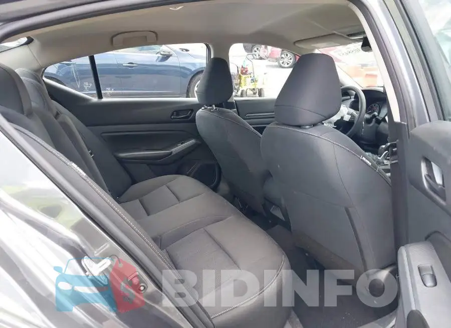 1N4BL4BV8PN357929 Photo# 8