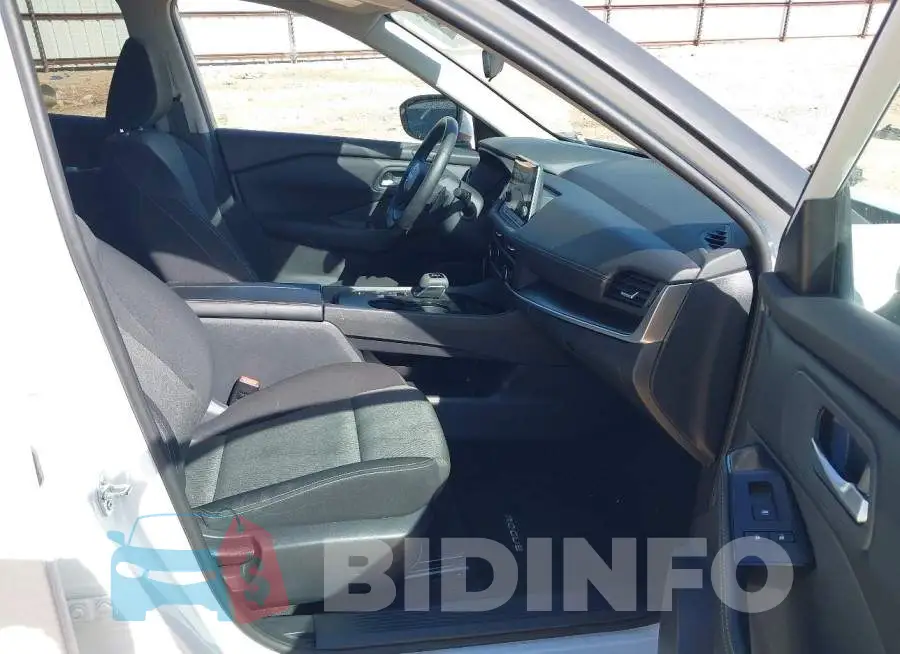 5N1BT3BA8SC768796 Photo# 5