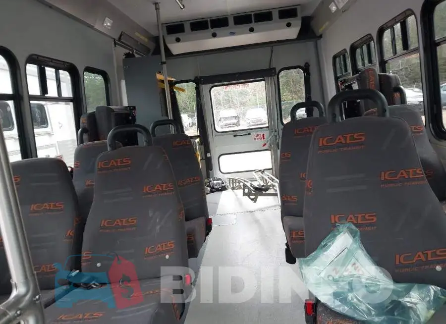 1FDEE3FS7KDC59562 Photo# 7