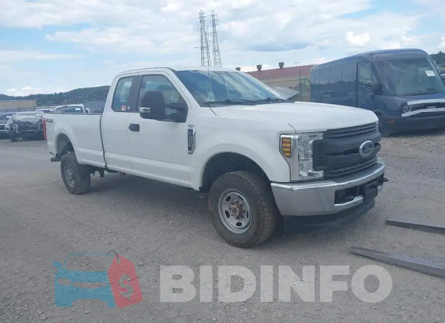 1FT7X2B65JEB91331 Photo# 1