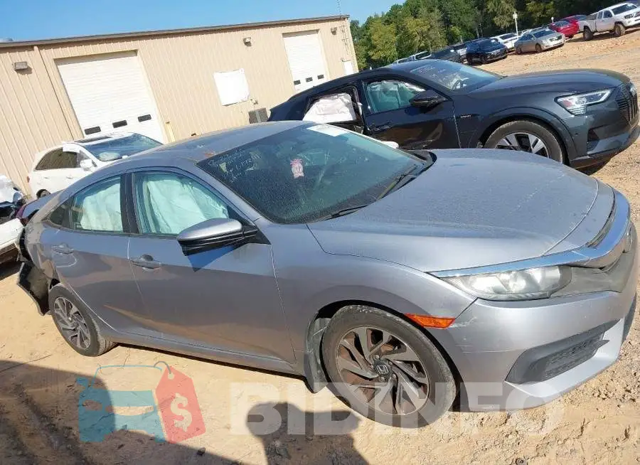 19XFC2F70HE017241 Photo# 13