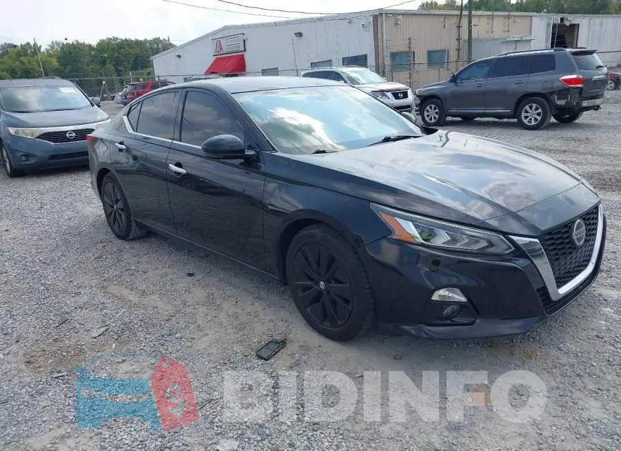 1N4BL4EV9LC160897 Photo# 1