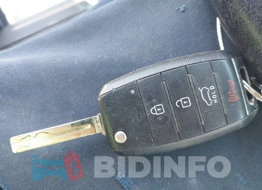 KNDJN2A27G7362068 Photo# 11