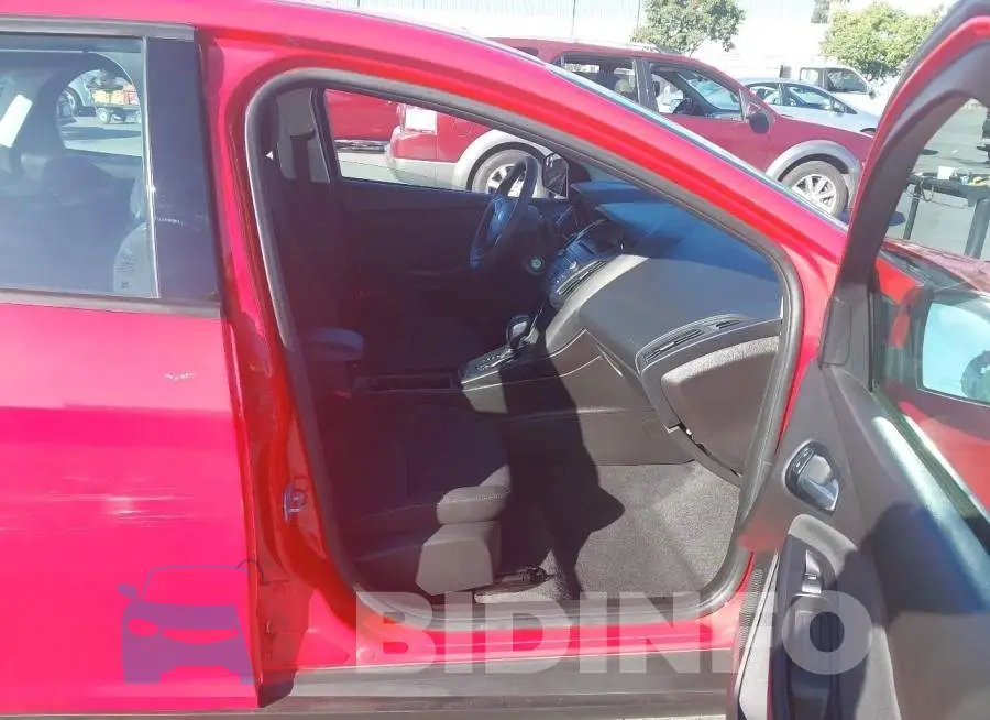 1FADP3F24GL371183 Photo# 5