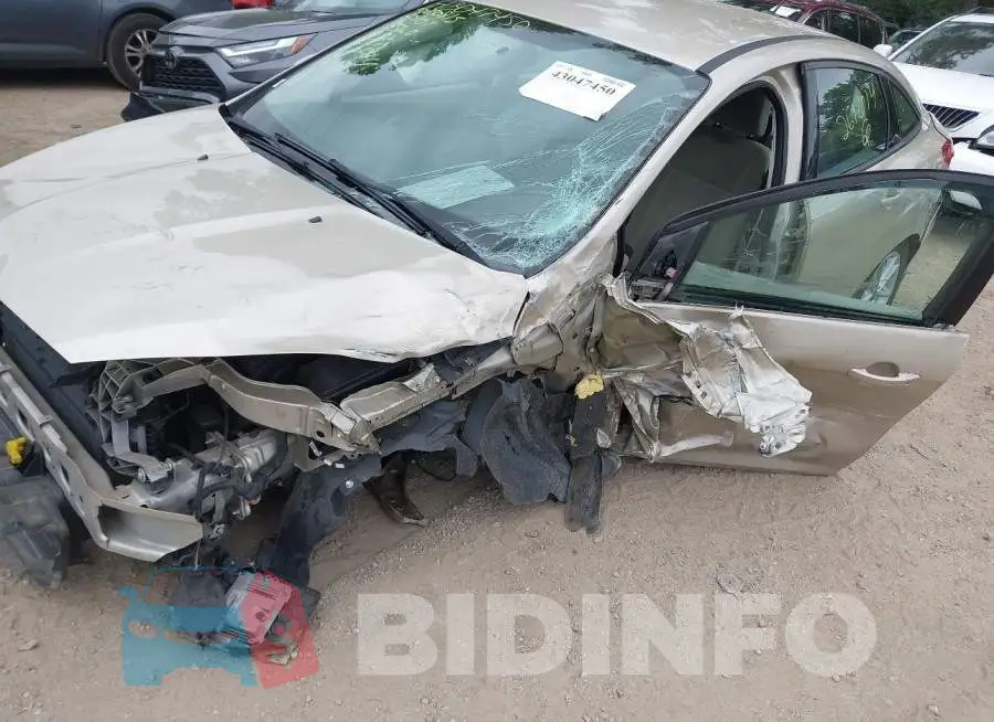 1FADP3F2XJL201014 Photo# 6