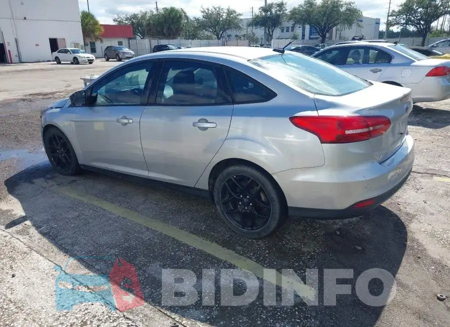 1FADP3F24GL320976 Photo# 3