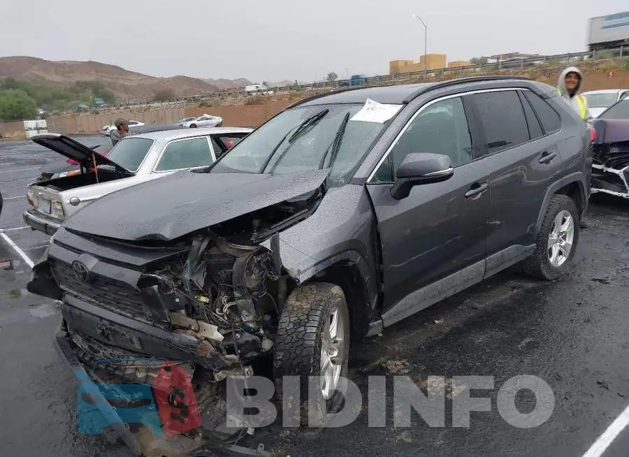 2T3W1RFV8MC100106 Photo# 2