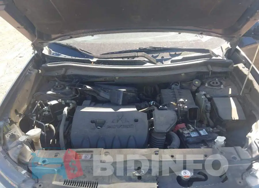 JA4AD2A33JZ054607 Photo# 10