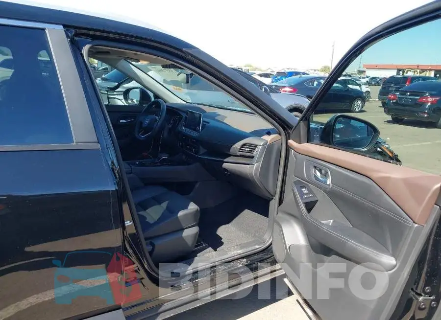 5N1BT3BA8PC929428 Photo# 5