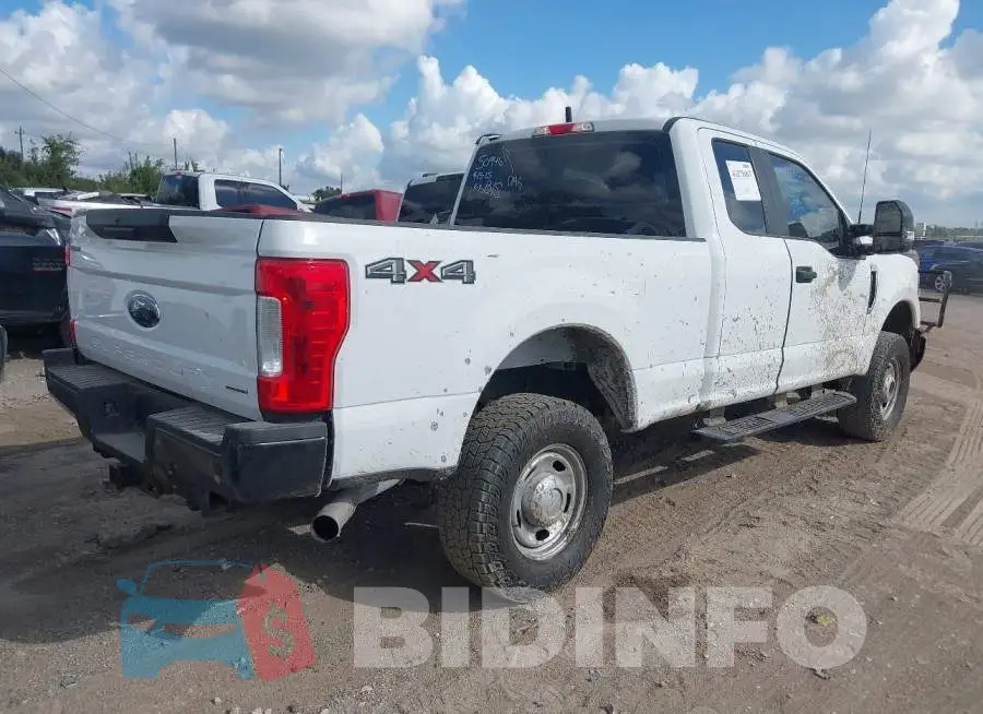 1FT7X2B60KEC62825 Photo# 4