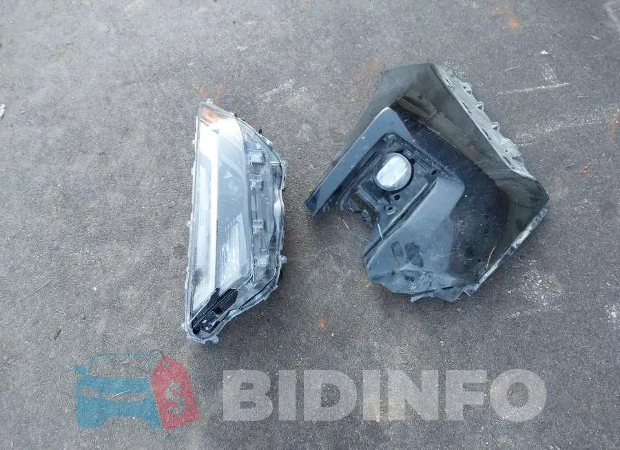 2T3J1RFV4PW360757 Photo# 12