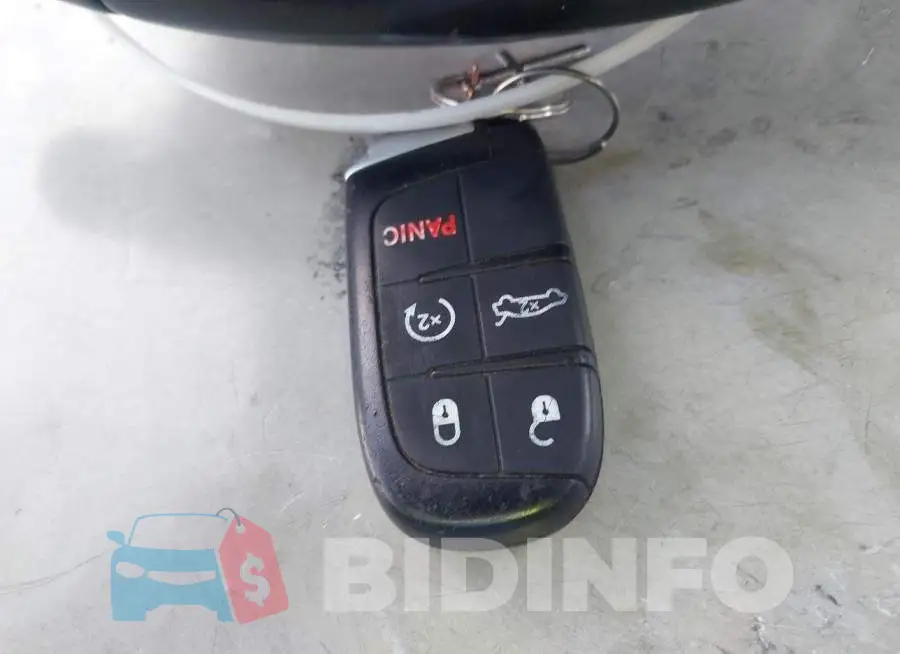 2C3CDXBG8KH720136 Photo# 11