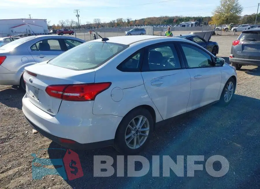1FADP3F22FL207252 Photo# 4