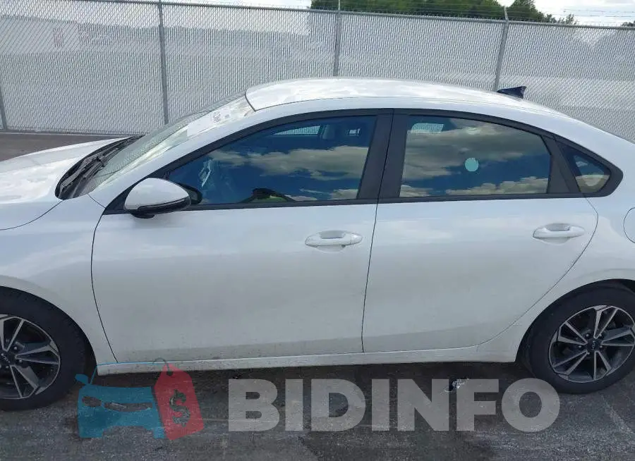 3KPF24AD1PE645156 Photo# 15