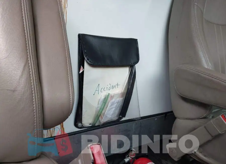1GB6G5CG4F1110455 Photo# 7