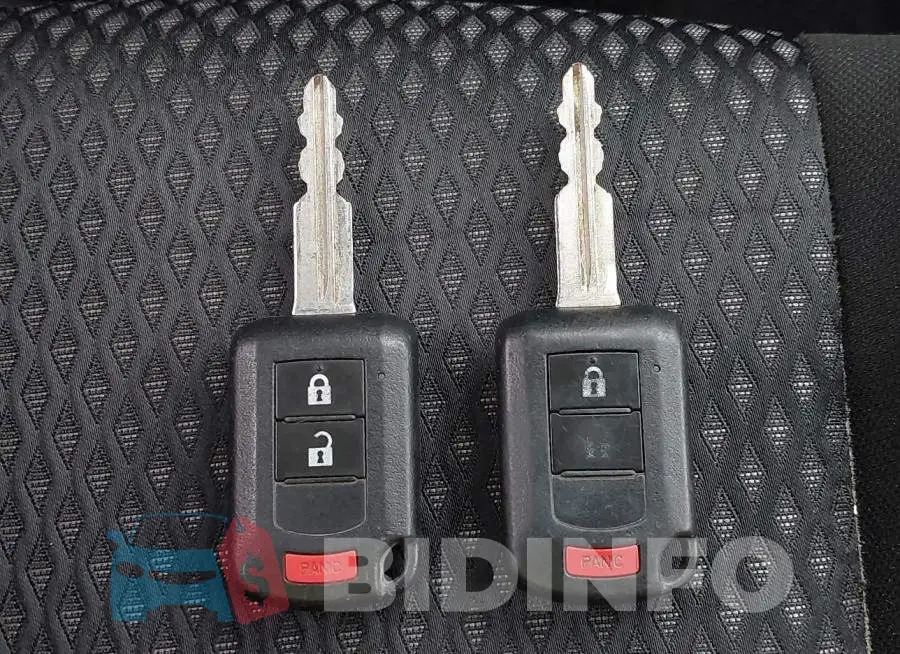 JA4AD2A32JZ017502 Photo# 11
