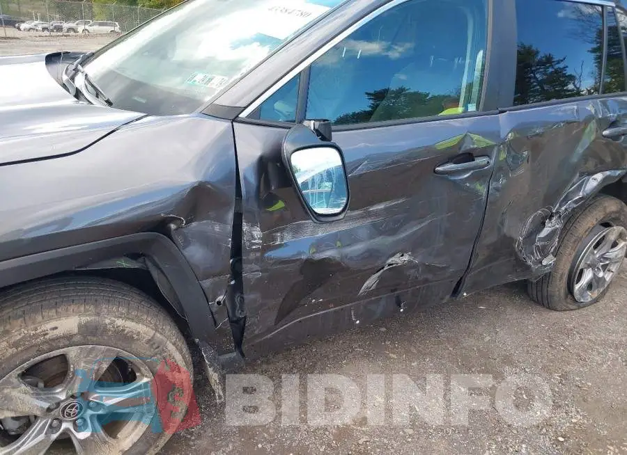 4T3RWRFV9RU114875 Photo# 6