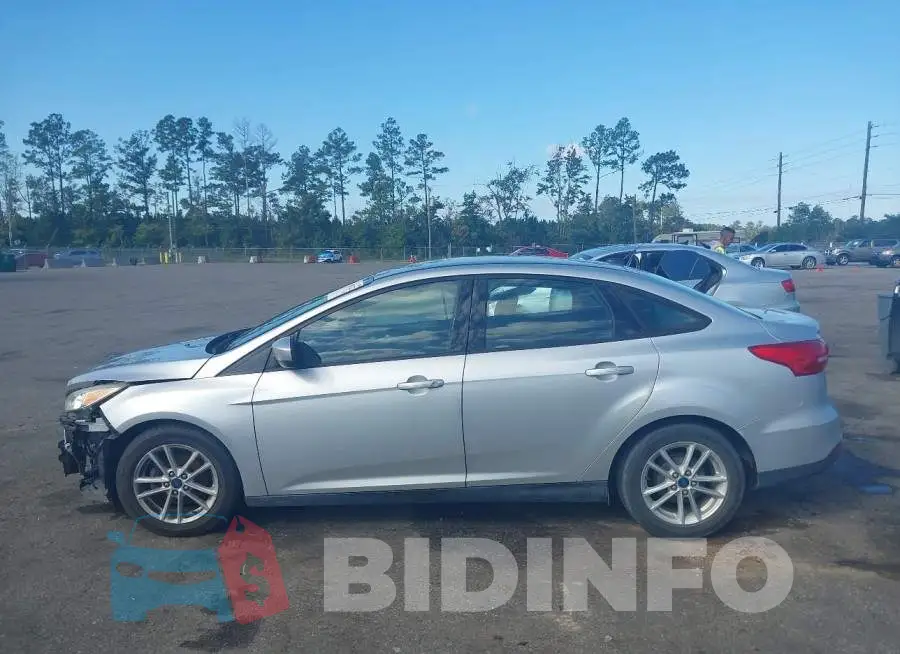 1FADP3F2XJL327616 Photo# 14