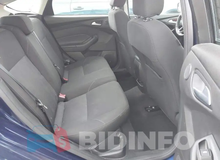 1FADP3M28HL295732 Photo# 8