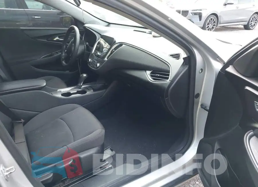 1G1ZD5ST6LF116331 Photo# 5