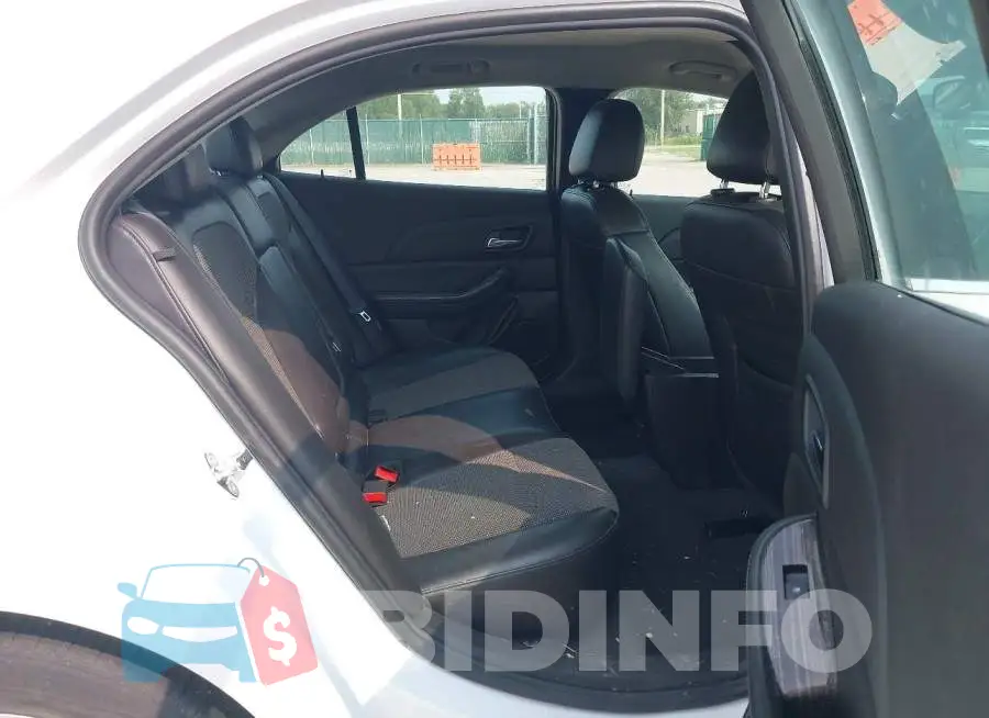 1G11D5SL2FF324188 Photo# 8