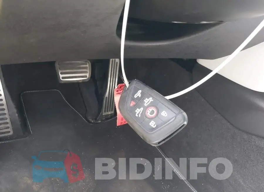 1G1YB3D4XP5108708 Photo# 11