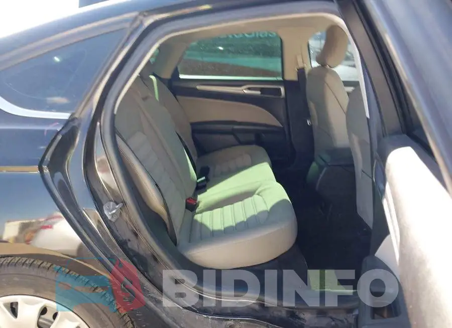 3FA6P0G71KR114008 Photo# 8