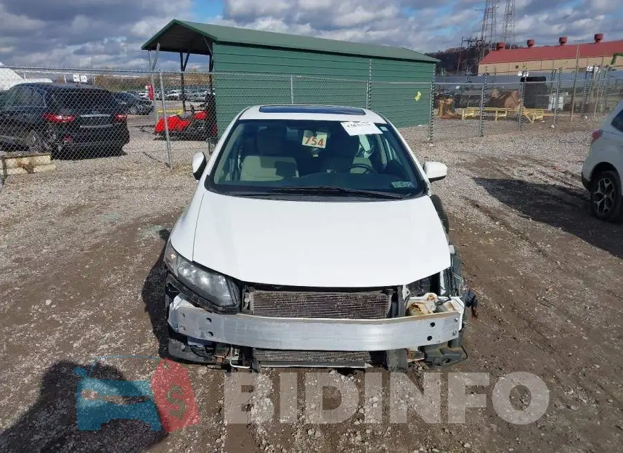 19XFB2F82FE252006 Photo# 13