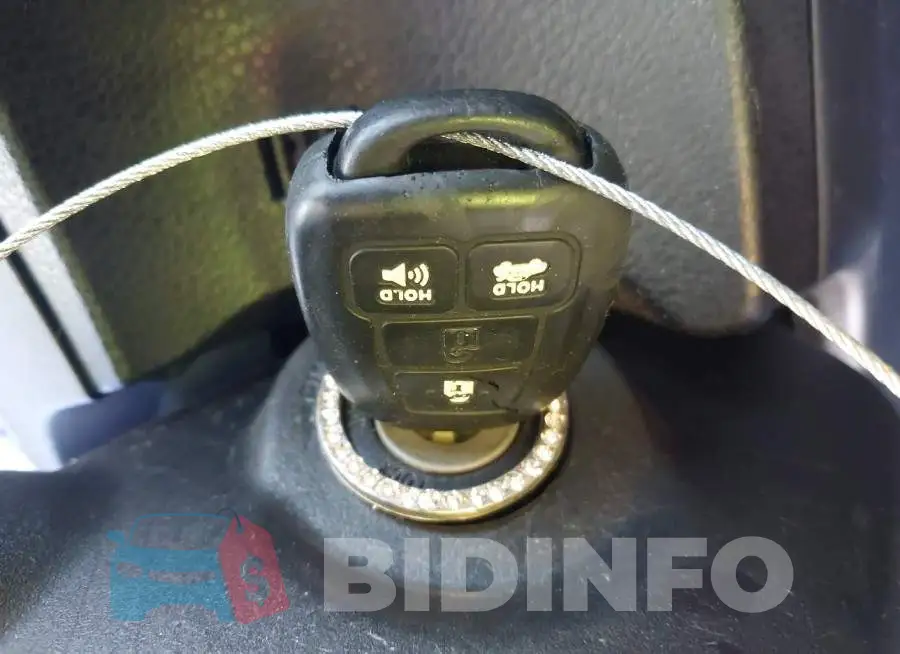 2T1BURHE6HC817881 Photo# 11