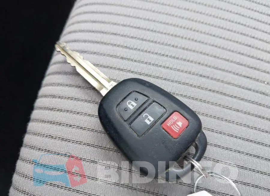 2T3BFREV0FW301131 Photo# 11