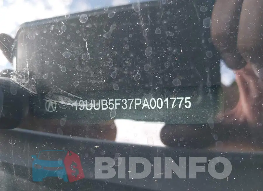 19UUB5F37PA001775 Photo# 18