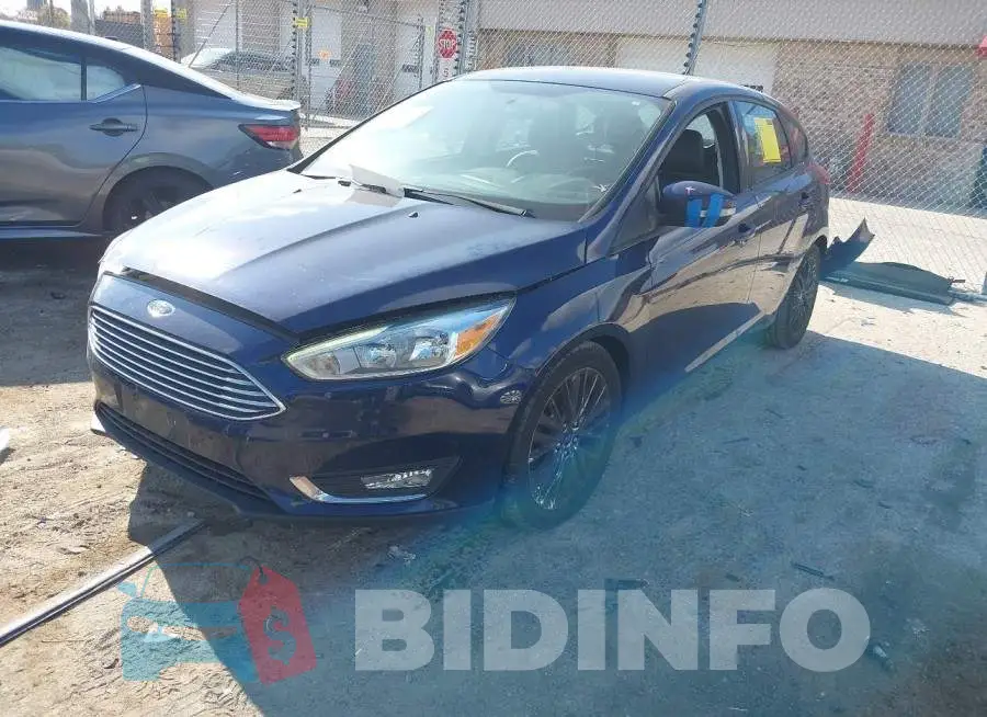 1FADP3N21GL405372 Photo# 2